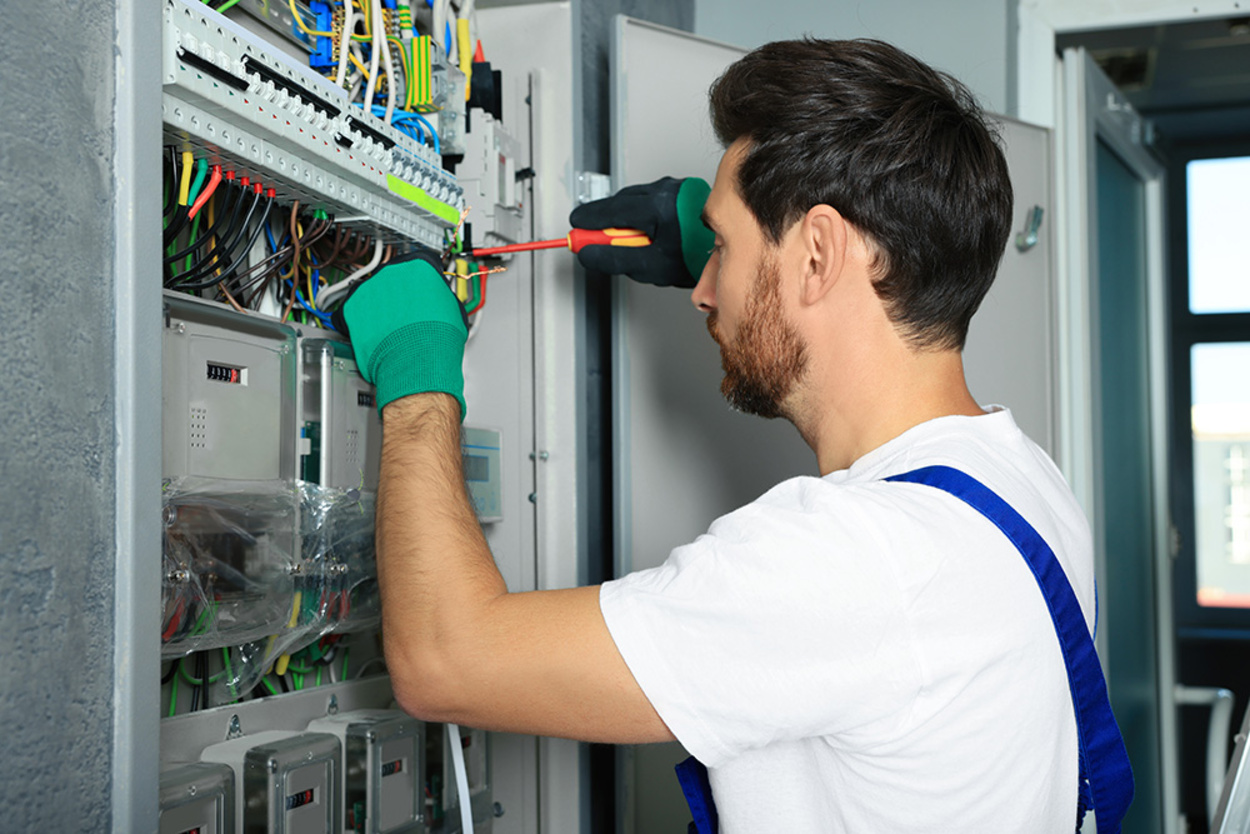Nieder­spannungs­anlagen bei EDB Elektro GmbH in Pößneck
